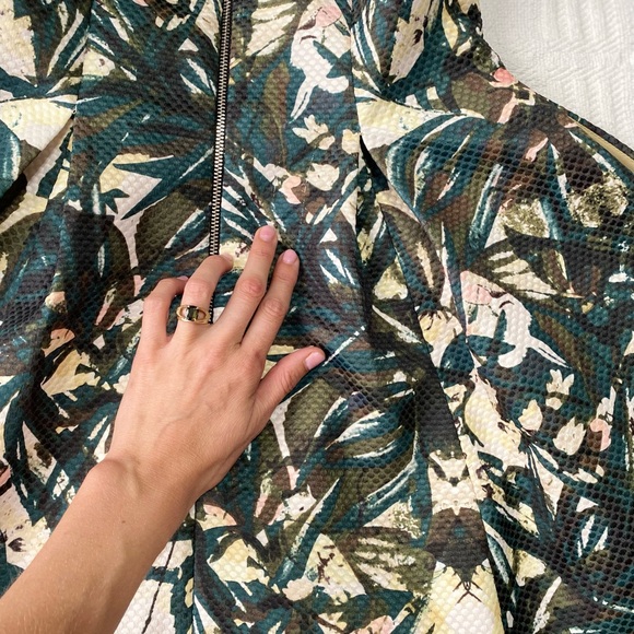 H&M Peplum Structured Dress  |  Size 10 - Picture 3 of 10